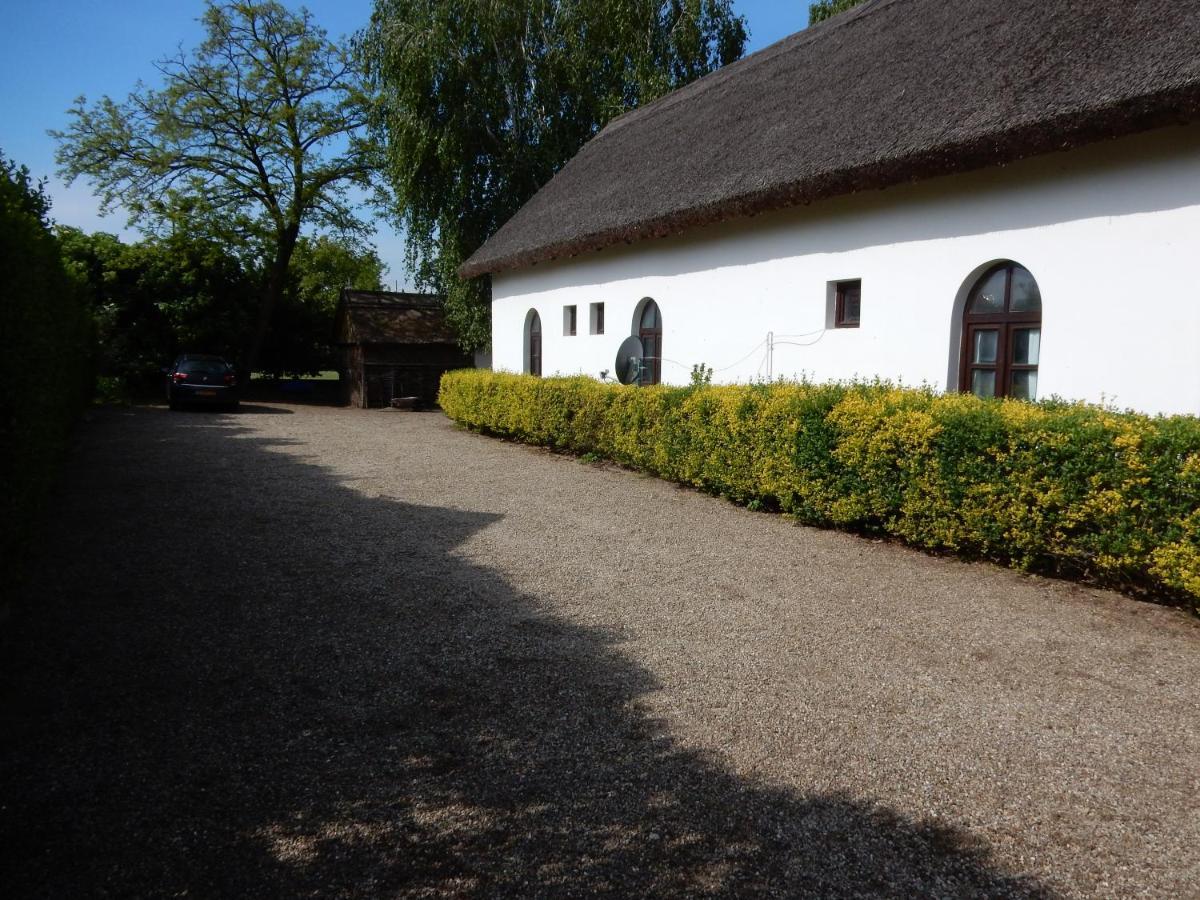 Herberg Tisza Tiszabábolna Exterior foto