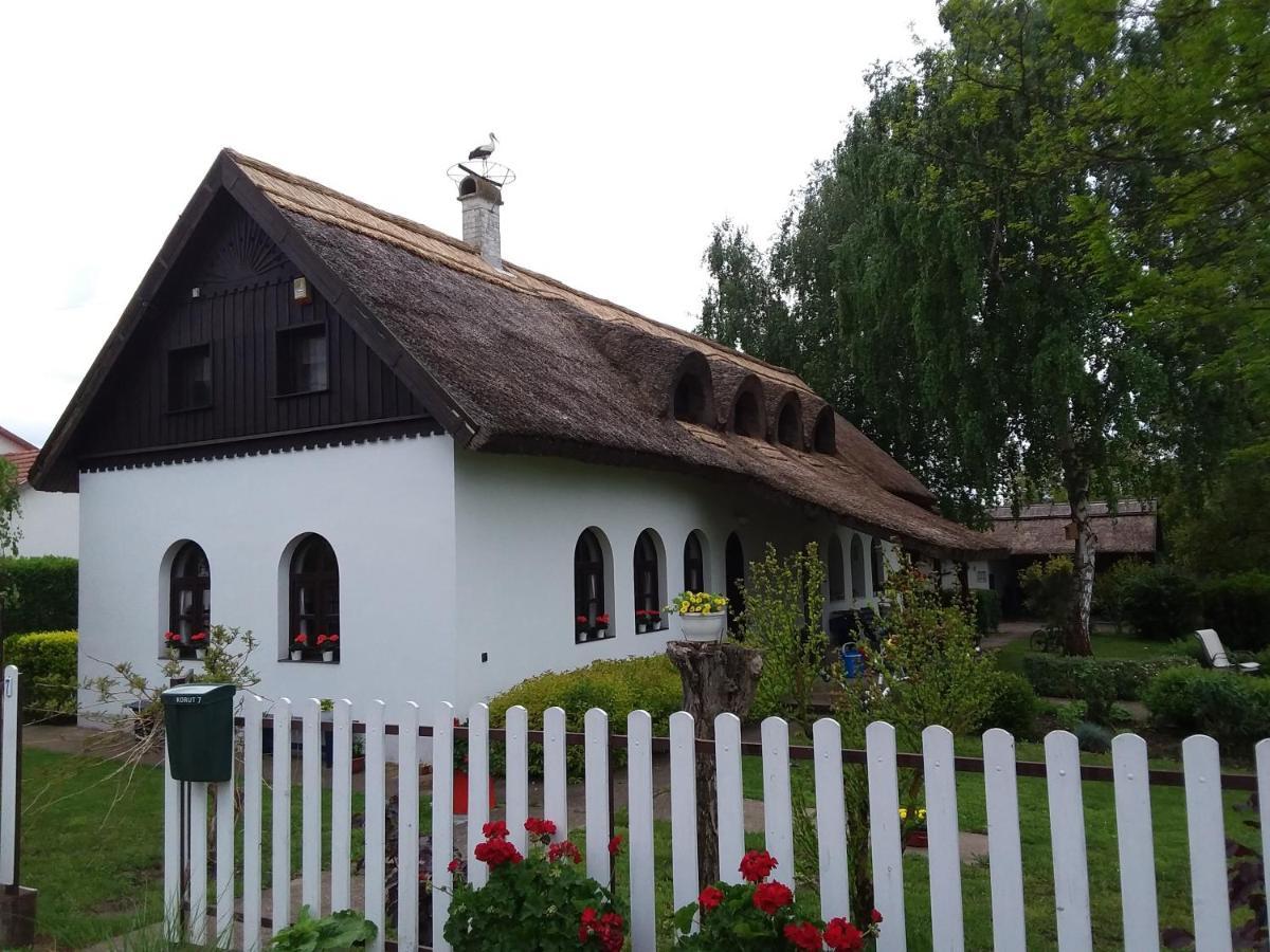 Herberg Tisza Tiszabábolna Exterior foto